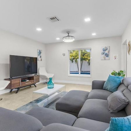 Renovated + 2Mi From Beach + Heated Pool +Grill Fort Lauderdale Exterior photo