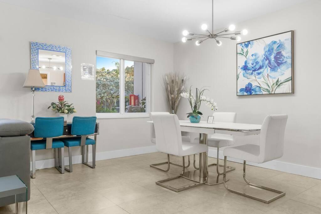Renovated + 2Mi From Beach + Heated Pool +Grill Fort Lauderdale Exterior photo