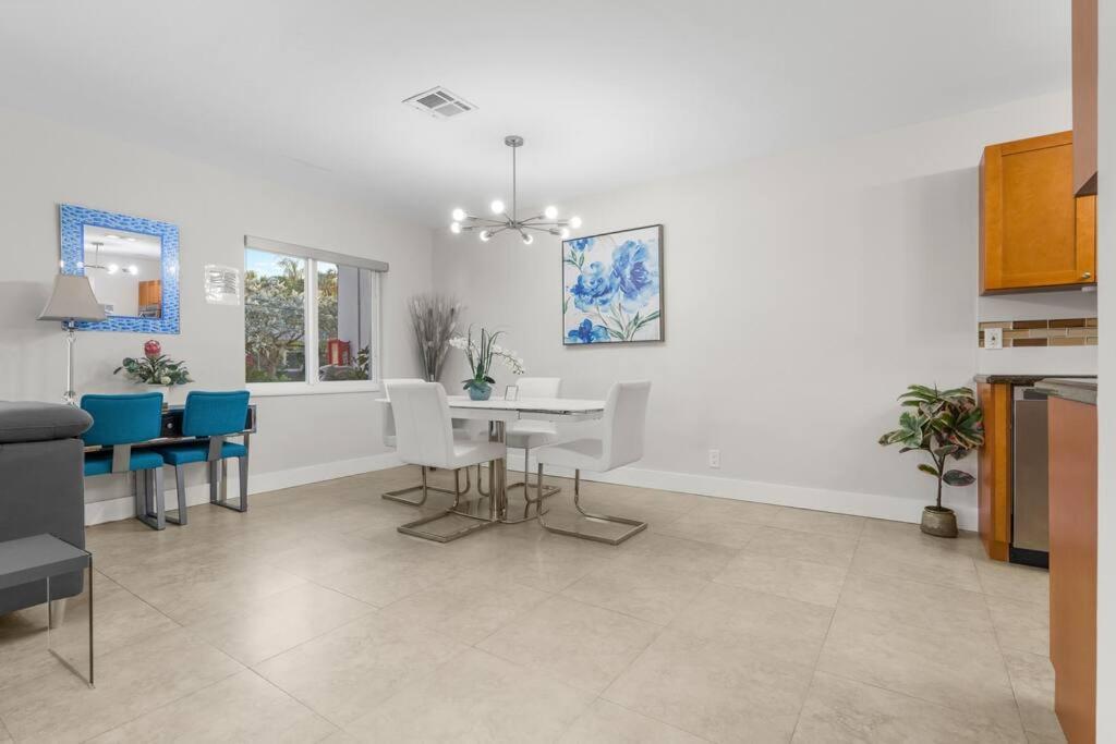 Renovated + 2Mi From Beach + Heated Pool +Grill Fort Lauderdale Exterior photo